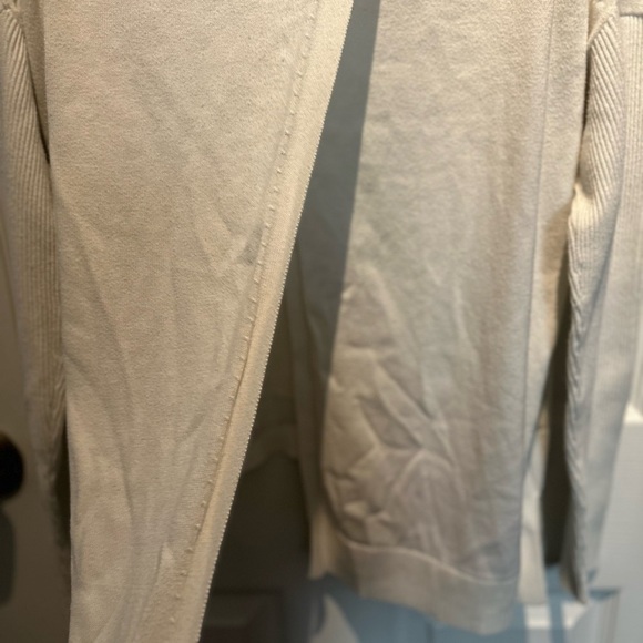 ATHLETA Sweater Womens Medium Cream Silk Blend Highland Crossback OpenBack Shirt - Picture 4 of 6